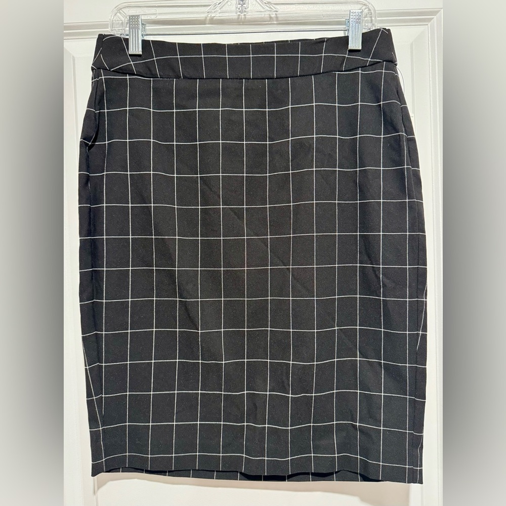 NWT Elle Black and White Windowpane Plaid Pull On‎ Pencil Skirt